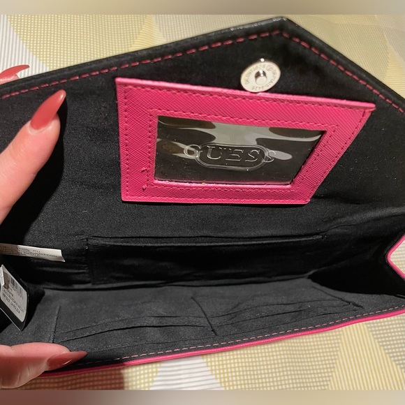 GUESS | Travel Clutch | NEW - Picture 4 of 4